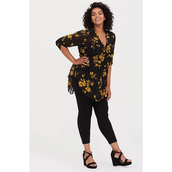 EUC Forever 21 Floral Button Down Chiffon Blouse-Medium - Picture 2 of 9